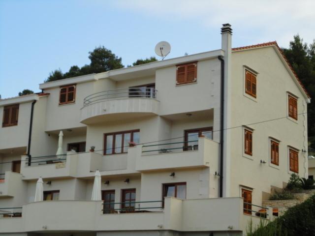 Belic Vinko- House Jelsa (Hvar)