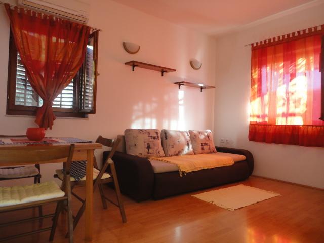 Belic Vinko- House * Jelsa (Hvar)