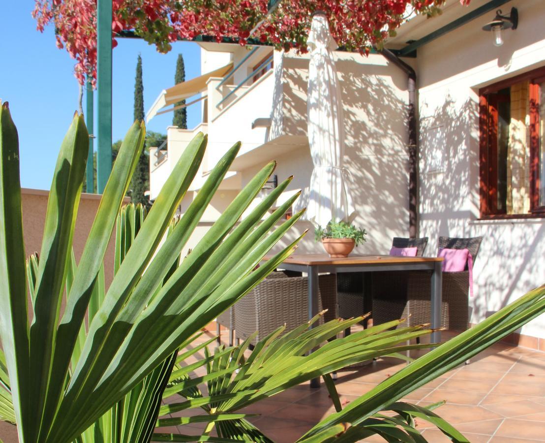 Belic Vinko- House * Jelsa (Hvar)