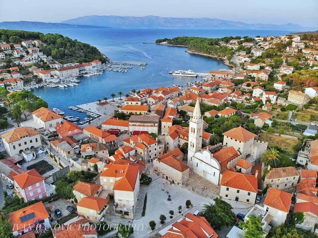 Apartment Belic Vinko- House Jelsa (Hvar)