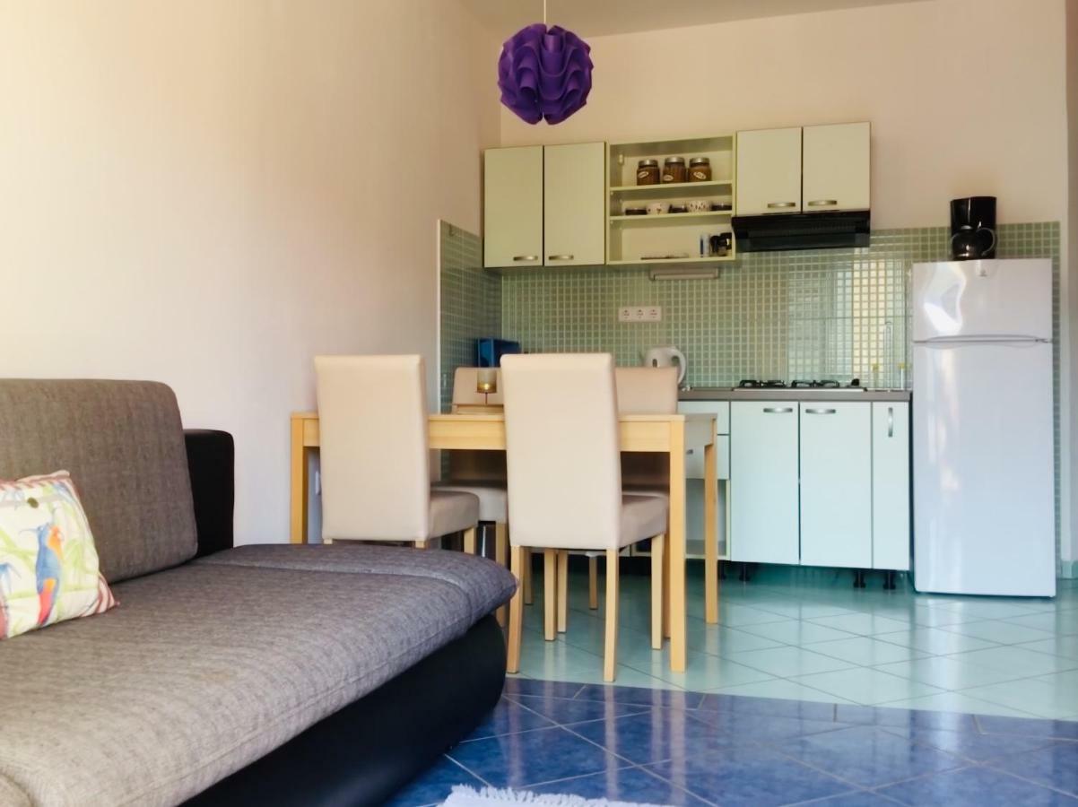 Belic Vinko- House Apartment Jelsa (Hvar)